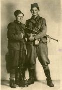 Милица Николић и Миле Веселиновић, борци сомборског партизанског одреда у Сомбору 21. октобра 1944.
